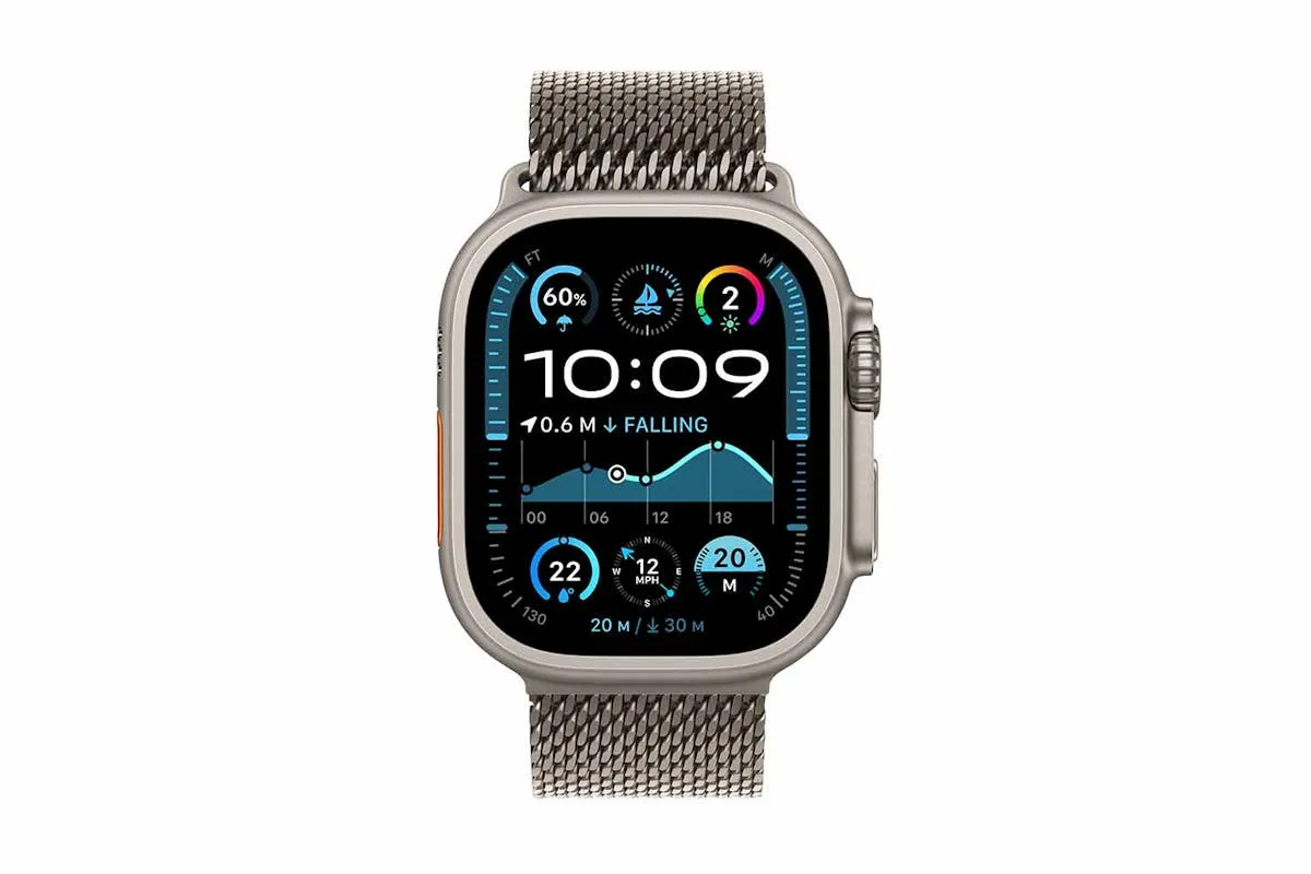 Apple Watch Ultra 2 GPS   Cellular | 49mm | Natural Titanium Case with Natural Titanium Milanese Loop Small